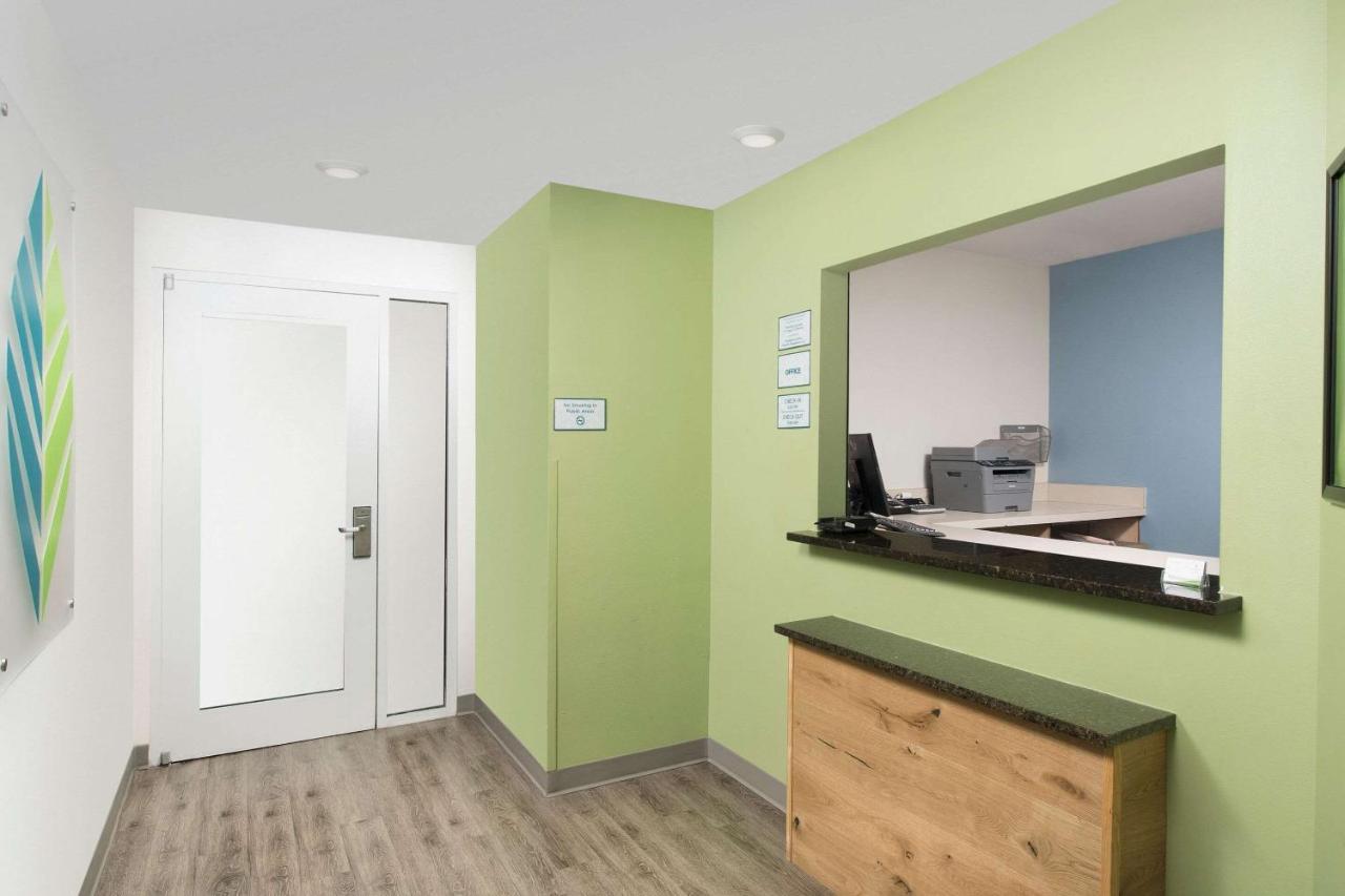 Woodspring Suites Midland Exteriör bild