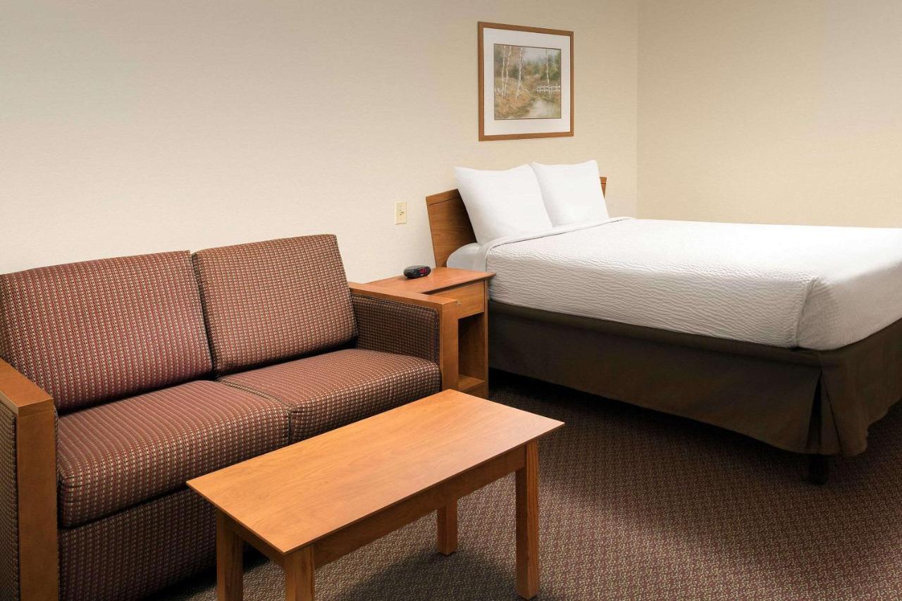 Woodspring Suites Midland Exteriör bild