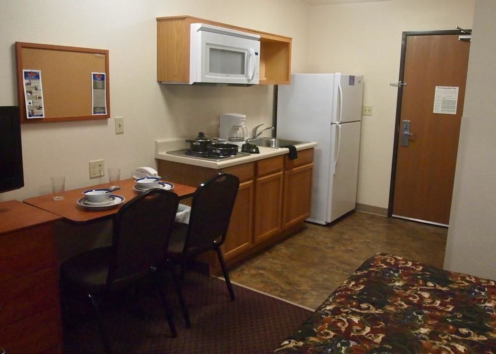 Woodspring Suites Midland Exteriör bild