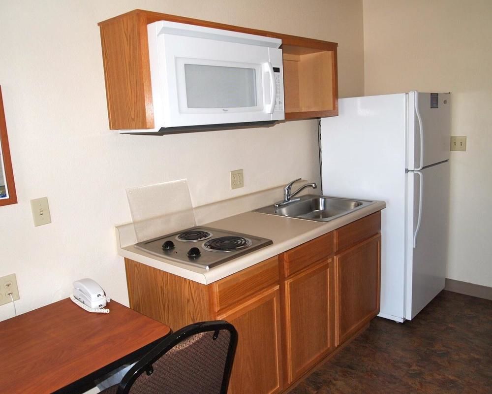 Woodspring Suites Midland Exteriör bild