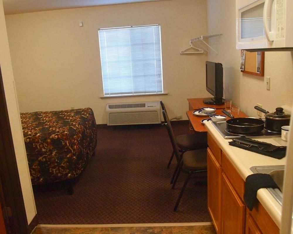 Woodspring Suites Midland Exteriör bild