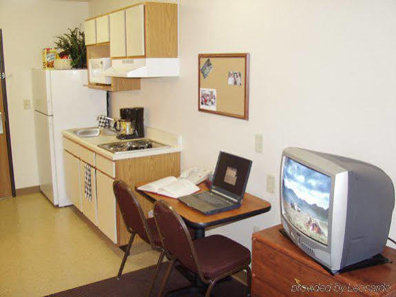 Woodspring Suites Midland Rum bild