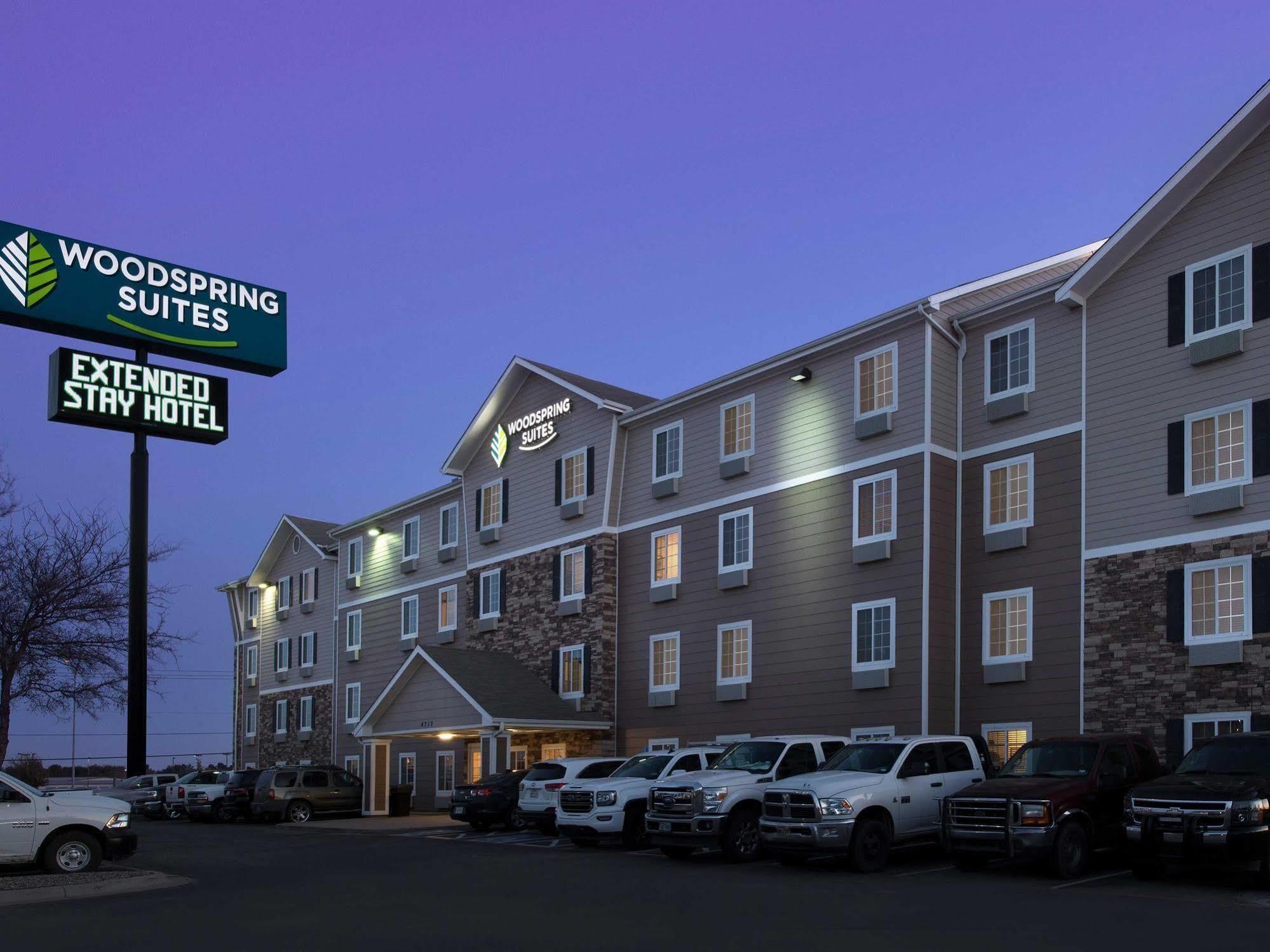 Woodspring Suites Midland Exteriör bild