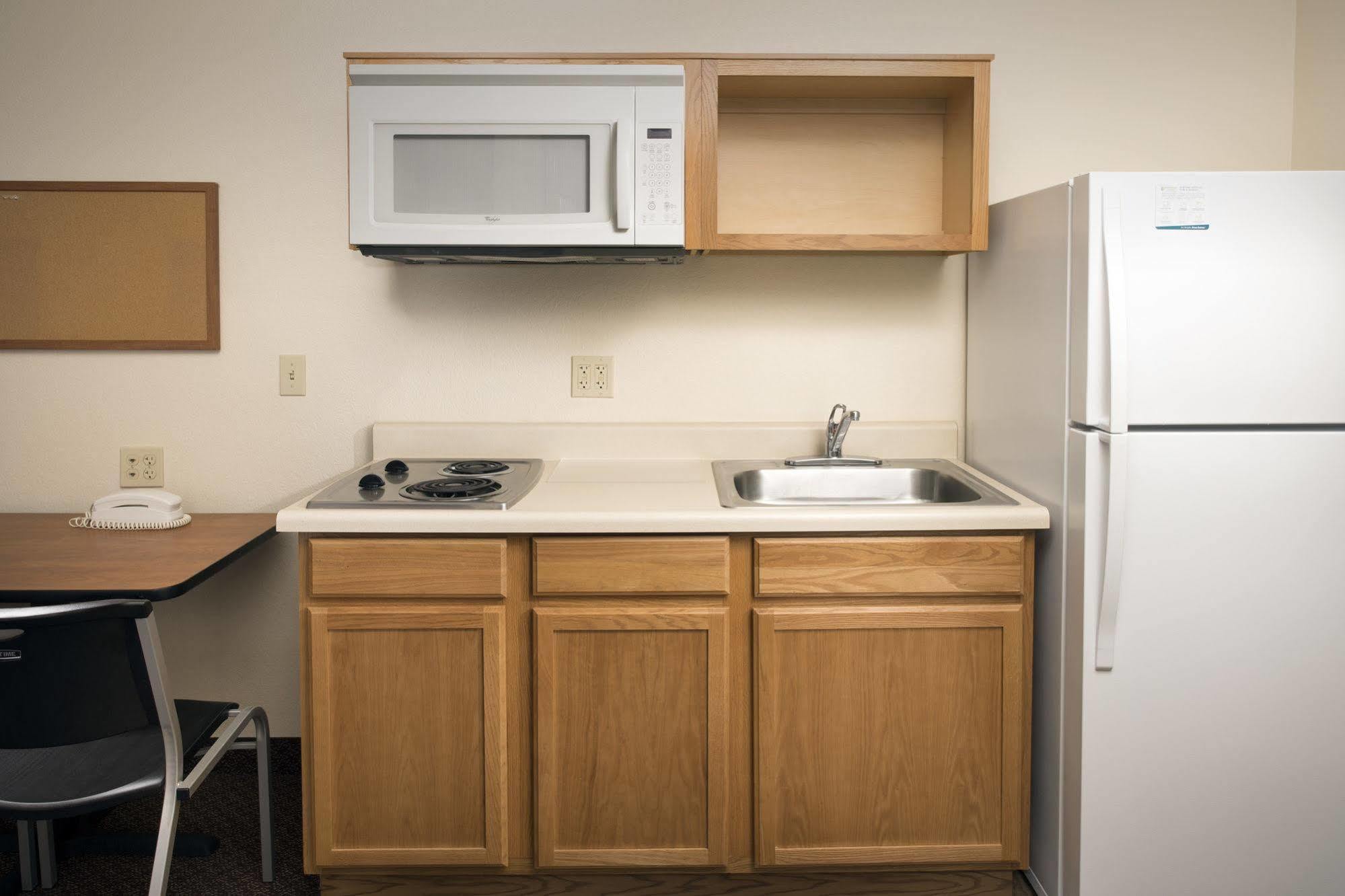 Woodspring Suites Midland Exteriör bild